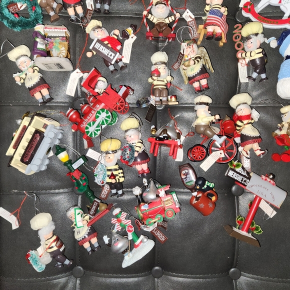 60 Hershey Christmas Ornaments - Picture 8 of 9